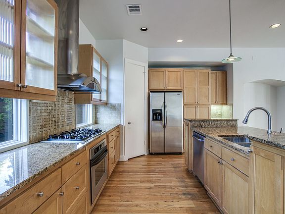 3rd image of 3805 Holland Ave