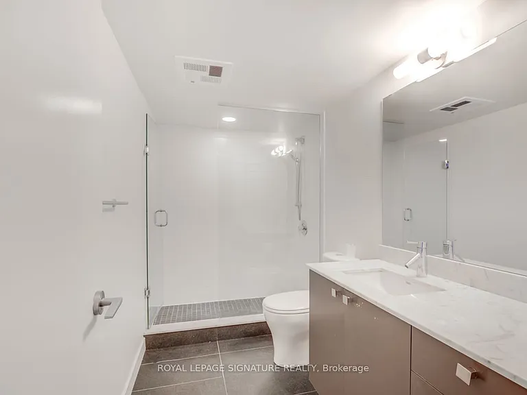775 King St W #202 — Photo 23