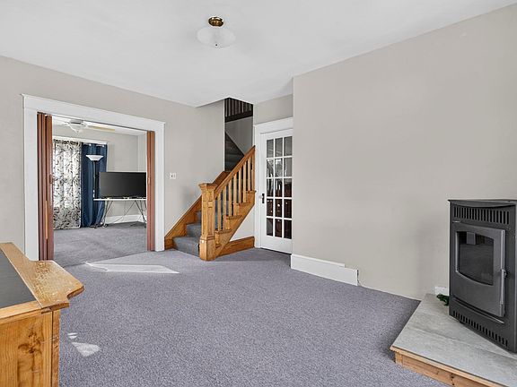 4th image of 663 Amory Street