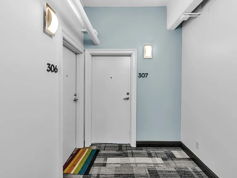 100 South — Photo 38