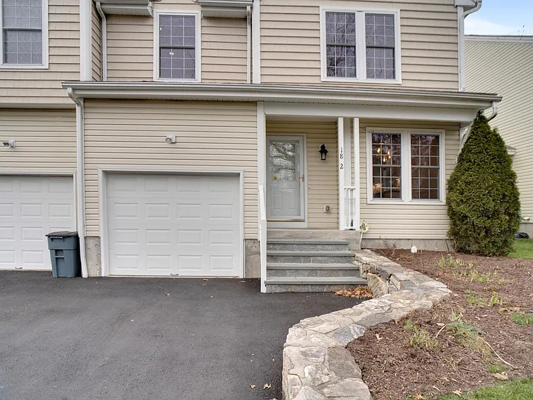 18 Rippowam Rd #2B — Photo 2