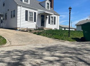 2134 E Dickinson Ave, Decatur, IL 62521