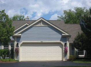 137 Strome Ln #107, Inverness, IL 60067