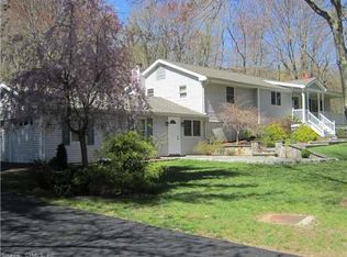 55 Elm St, Monroe, CT 06468
