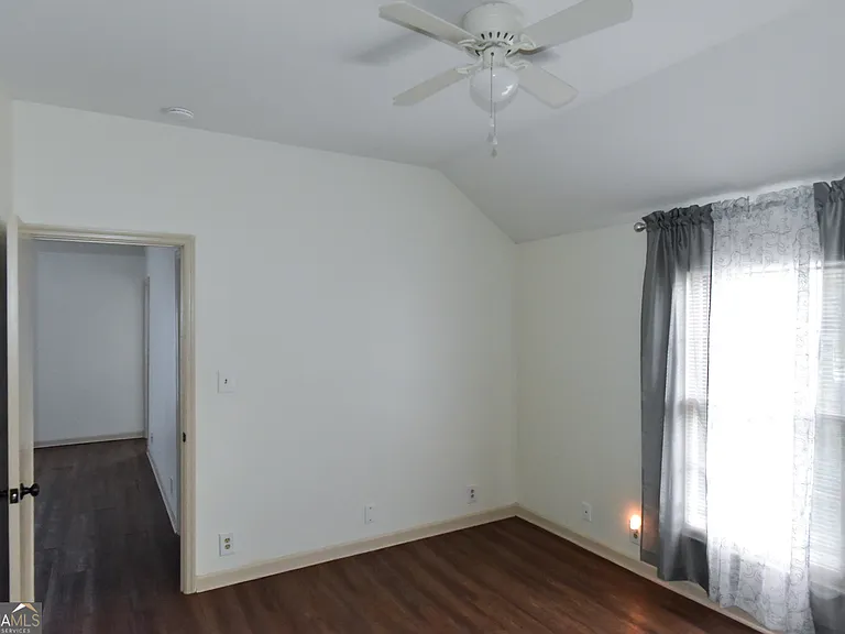 302 E Jefferson St #B — Photo 14