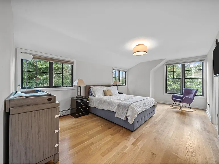 107 Highland Ave — Photo 16