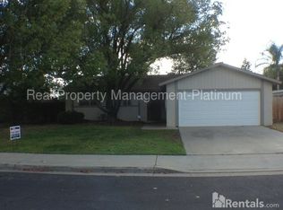 1734 Hampton Ave, Clovis, CA 93611