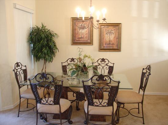 TH4P843BD-formal-dining-area