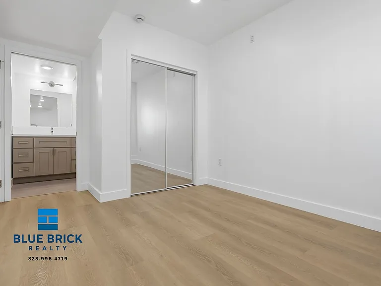 5312 Corteen Pl #26 — Photo 8