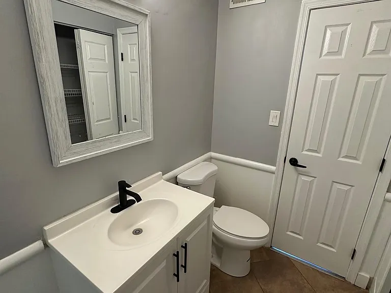 9708 Lake Pointe Ct #302 — Photo 5