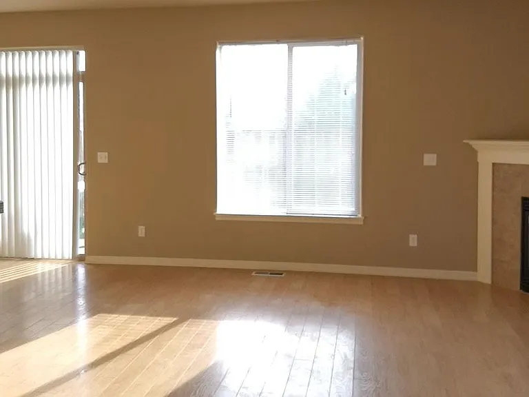 1400 NE Alexandria Pl — Photo 3