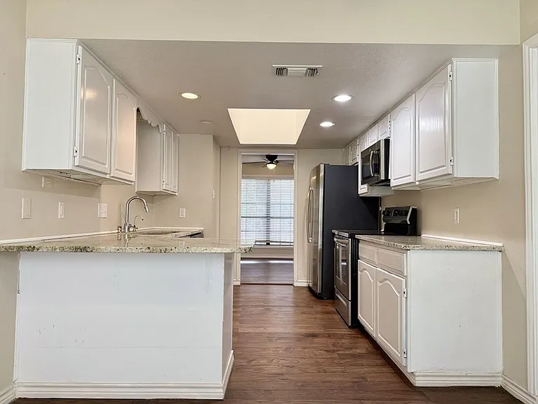 2601 Idlewilde Dr — Photo 10
