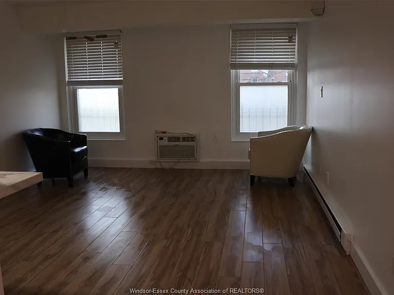 6513 Thornberry Cres — Photo 10