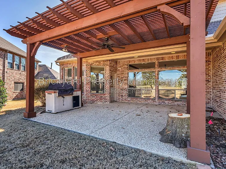 350 Pine Valley Dr — Photo 49