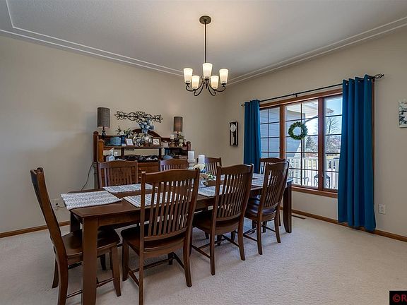 3rd image of 228 Southbrook Cir