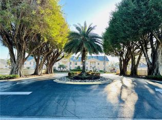 665 Wiggins Lake Dr APT 101, Naples, FL 34110