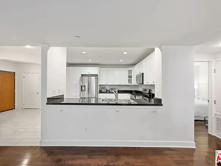 1522 Amherst Ave #101 — Photo 12