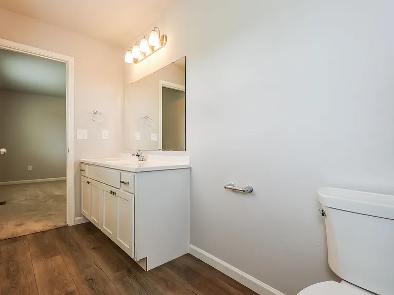 115 E Mason St — Photo 16