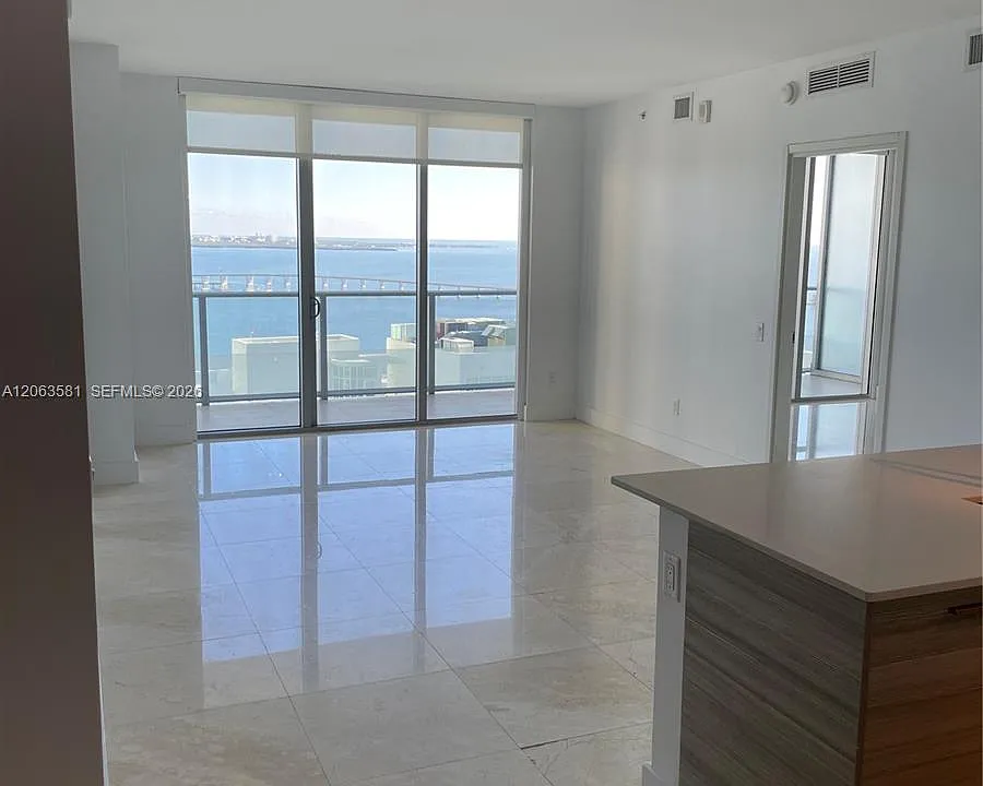 1300 Brickell Bay Dr #3204
