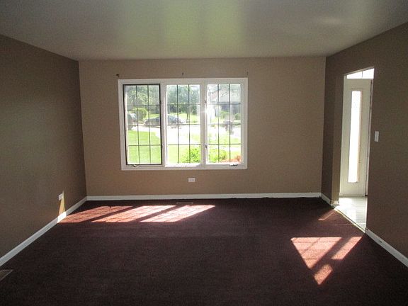 2nd image of 374 Diane Ln