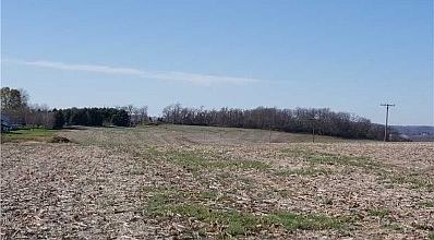2nd image of 1015 Kingview Rd