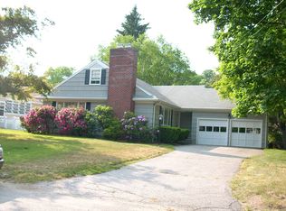 14 Valley Ln, Fairfield, CT 06825