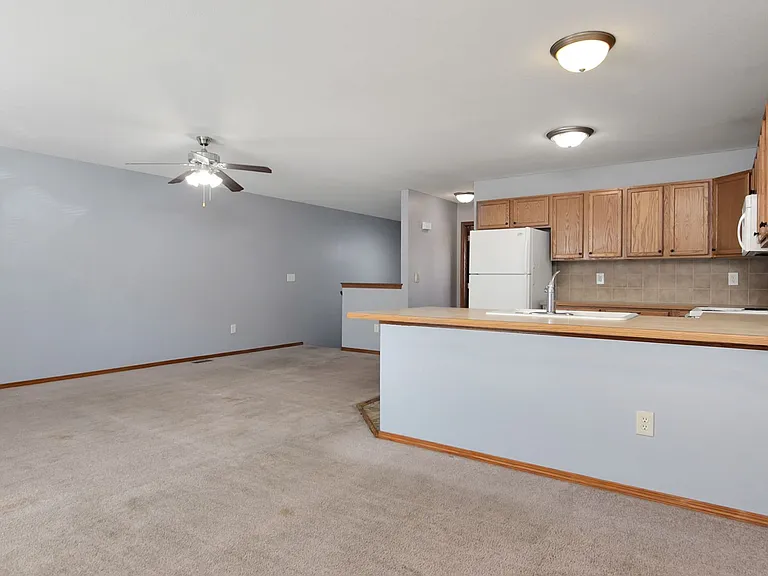 1126 Country Club Ln — Photo 5