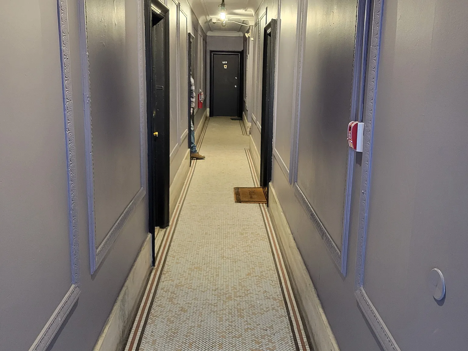 1 bed, $1,300 — Photo 2