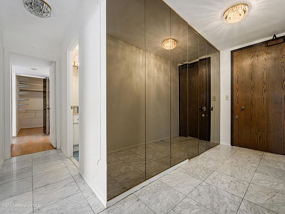 4th image of 5855 N Sheridan Rd APT 17D