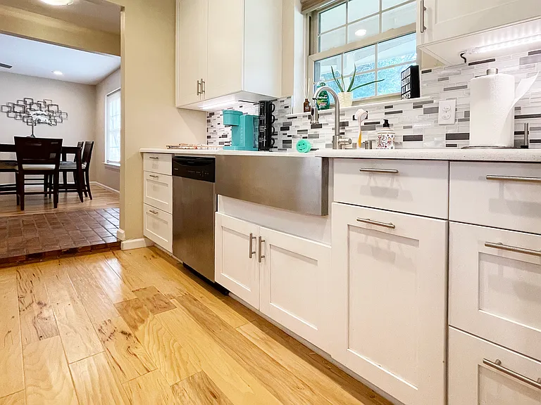 1126 Melrose Dr — Photo 26