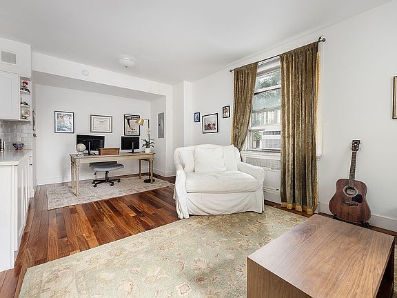 2nd image of 4 Sutton Pl APT 1A