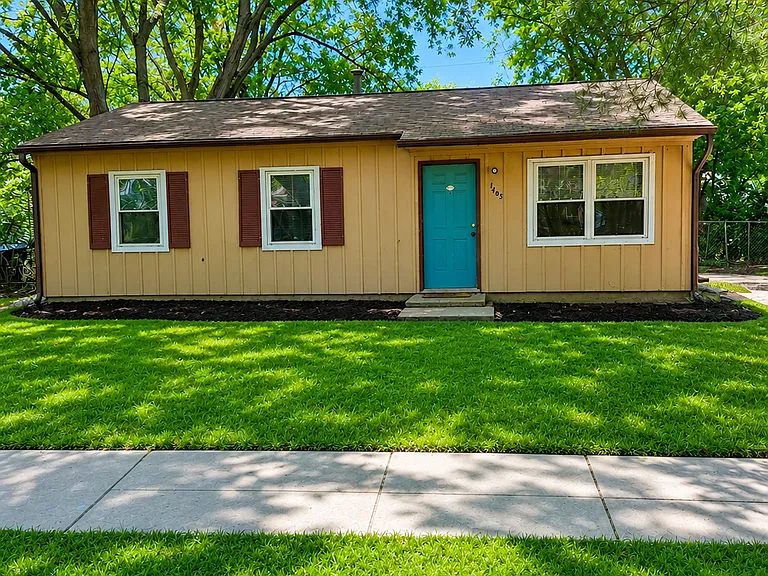 1403 Centennial Dr — Photo 1