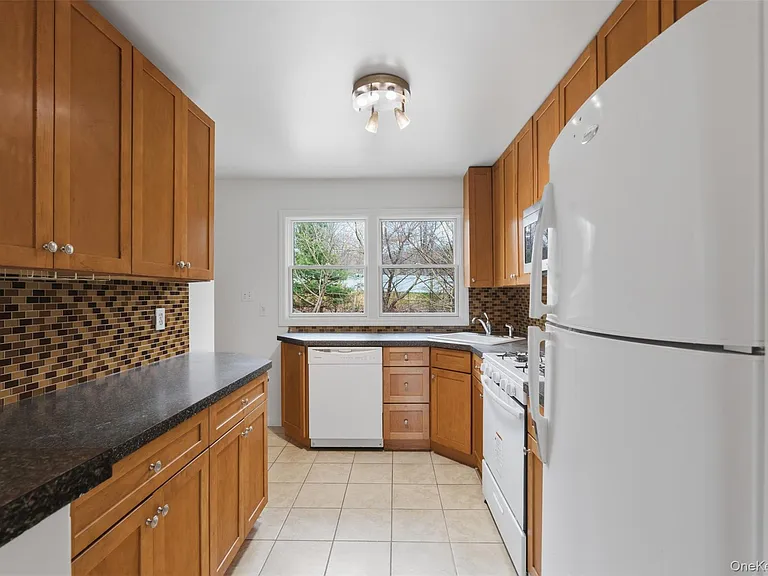25 Woodland Terrace Ct — Photo 5