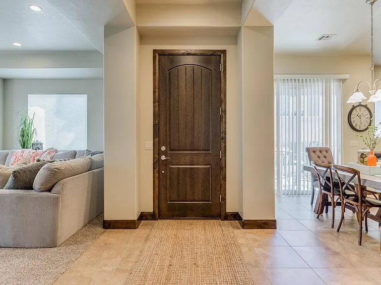 N Coral Ridge Dr — Photo 9