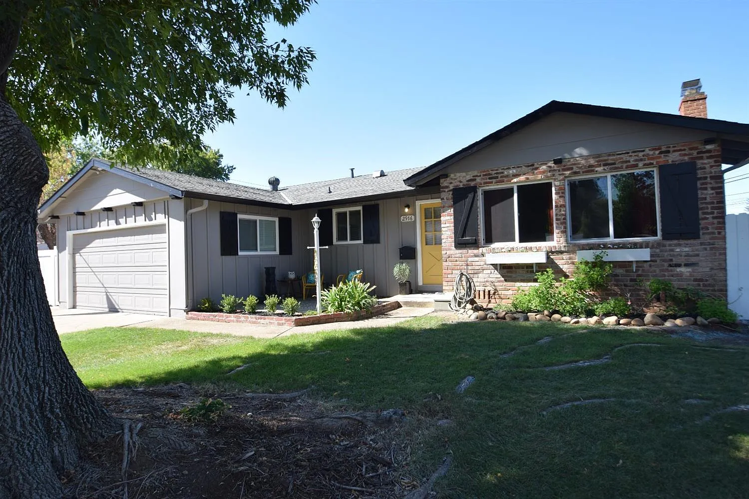 2916 Shawn Way photo 1