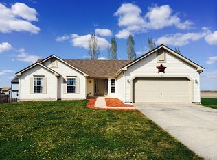 905 Bainbridge Ct, Sandwich, IL 60548