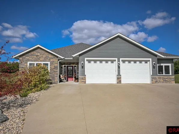 33750 Sky View Rdg, Saint Peter, MN 56082