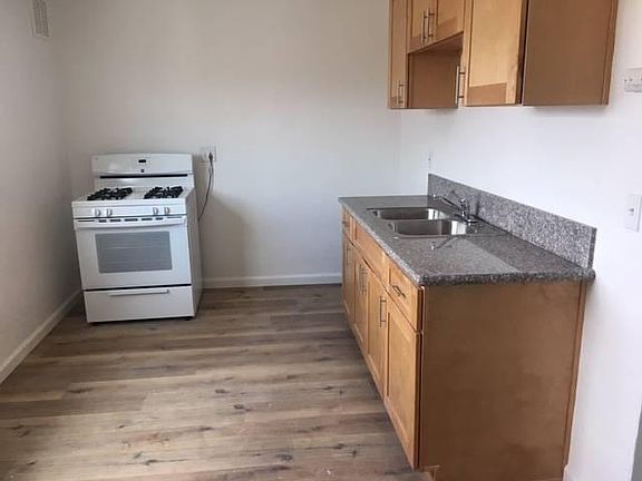 5th image of 3776 Ocean View Blvd APT B