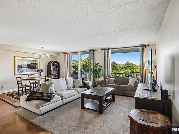 2nd image of 1077 River Road #303