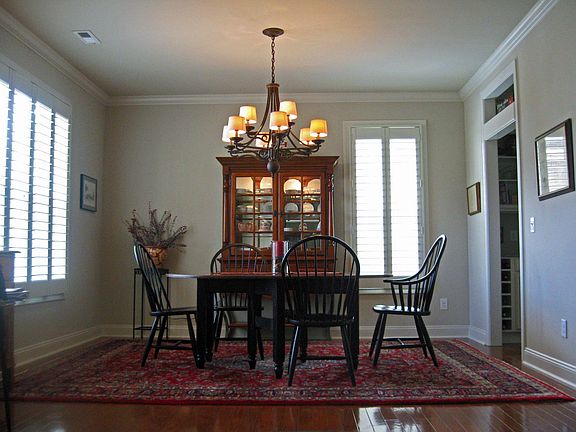 FORMAL DINING with Butler's Pantry