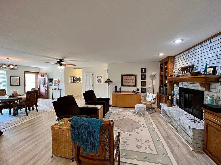 2902 Candlestick Ln — Photo 10