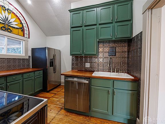 4th image of 1016 S Walnut St