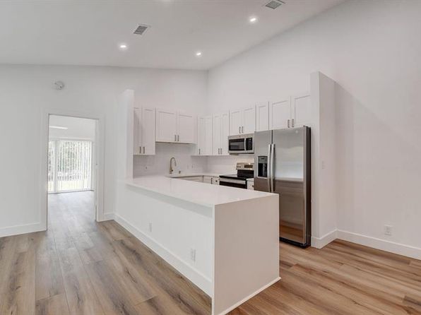 230 Avenue L