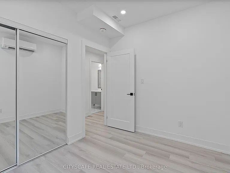 587 Oakwood Ave #1 — Photo 18