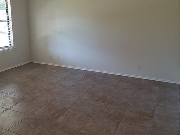 5th image of 340 Valley Star Dr