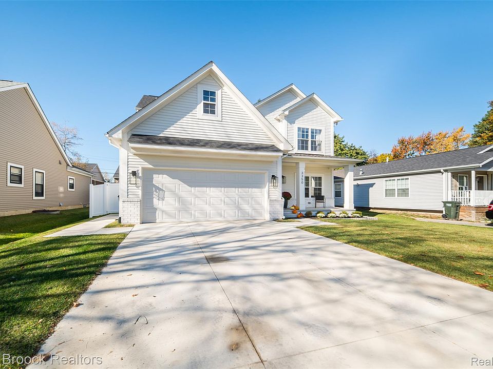 3350 Rockhaven Ave, photo 2
