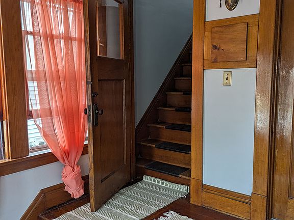 2nd image of 193 Tacoma Ave #1