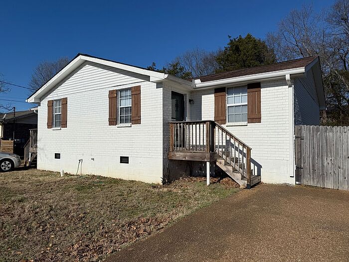 1st image of 711 Eric Dr