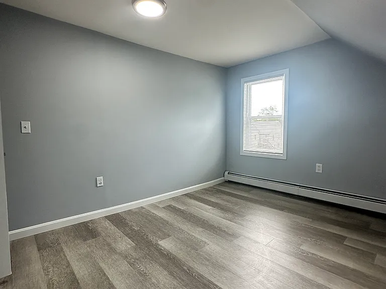 378 Center St #7 — Photo 4