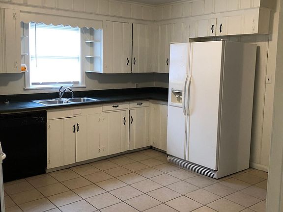 2nd image of 1824 8th St